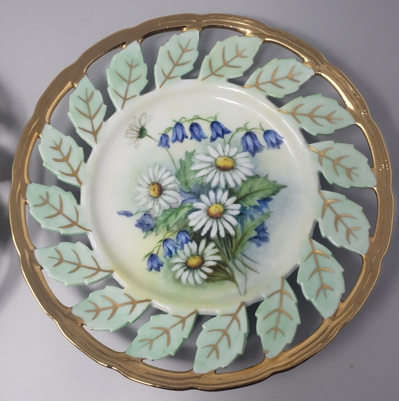 Vintage Set Of 2 Reticulated Plates - Picture 3 of 13